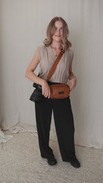 Load and play video in Gallery viewer, ‘Frankie&#39; Photographer&#39;s Fanny Pack - Caramel
